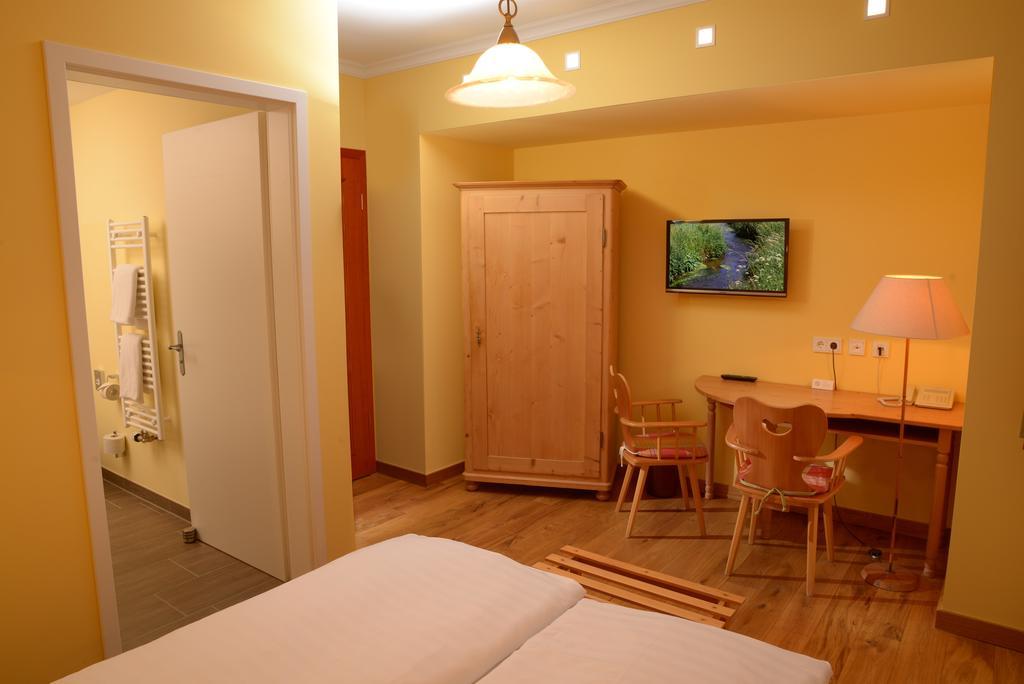 Landgasthof Haueis Marktleugast Room photo