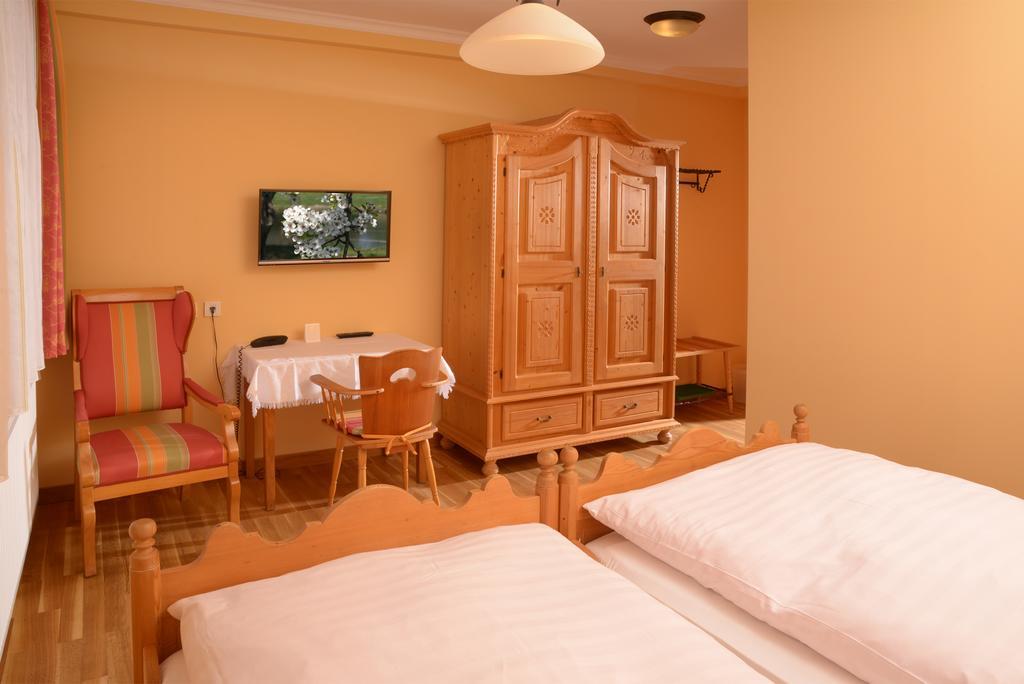 Landgasthof Haueis Marktleugast Room photo